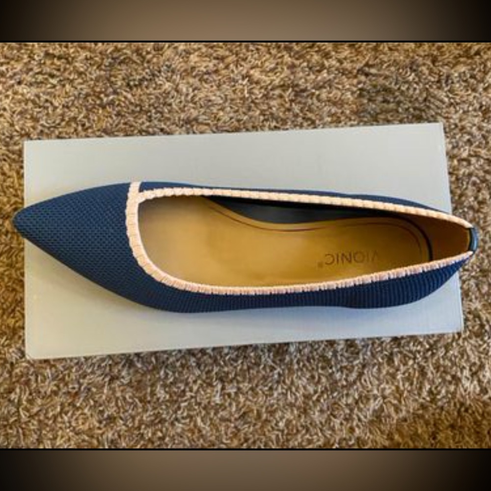 Vionic Flats - Picture 2 of 4